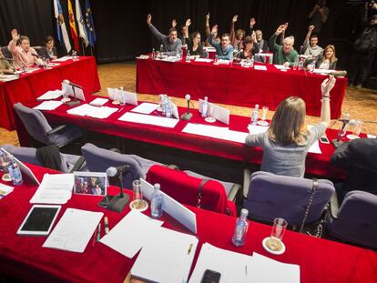 Pleno del Ayuntamiento de Pontevedra en el que se declar&oacute; &quot;persona non grata&quot; a Rajoy por la pr&oacute;rroga de Ence.