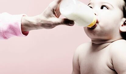 Las leches maternizadas tienen hasta el doble de prote&iacute;nas que las humanas.