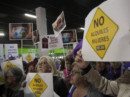 Manifestación contra una feria de agencias de vientres de alquiler en Madrid en 2017. 