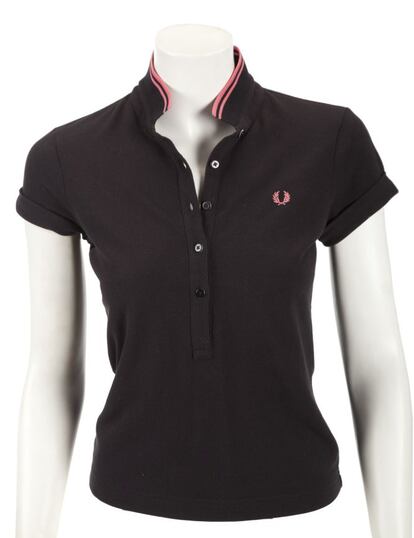 Camiseta negra de Fred Perry, de Amy Winehouse, fallecida en julio de 2011.