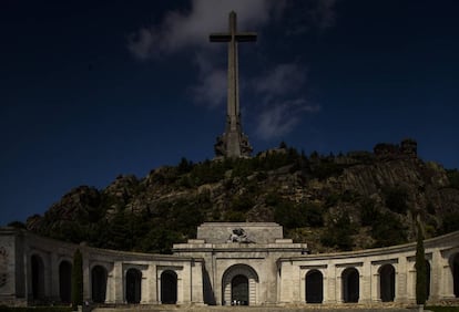 Explanada de la basílica del Valle de los Caídos.