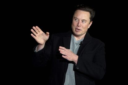 Elon Musk durante una de sus conferencias sobre su proyecto "space-X" en Abril de 2022.