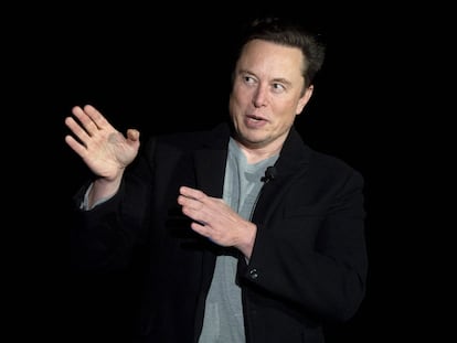 Elon Musk durante una de sus conferencias sobre su proyecto Space-X, en Abril de 2022.