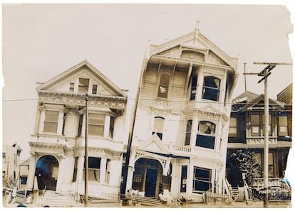 Varias casas de San Francisco derrumbndose en 1906.