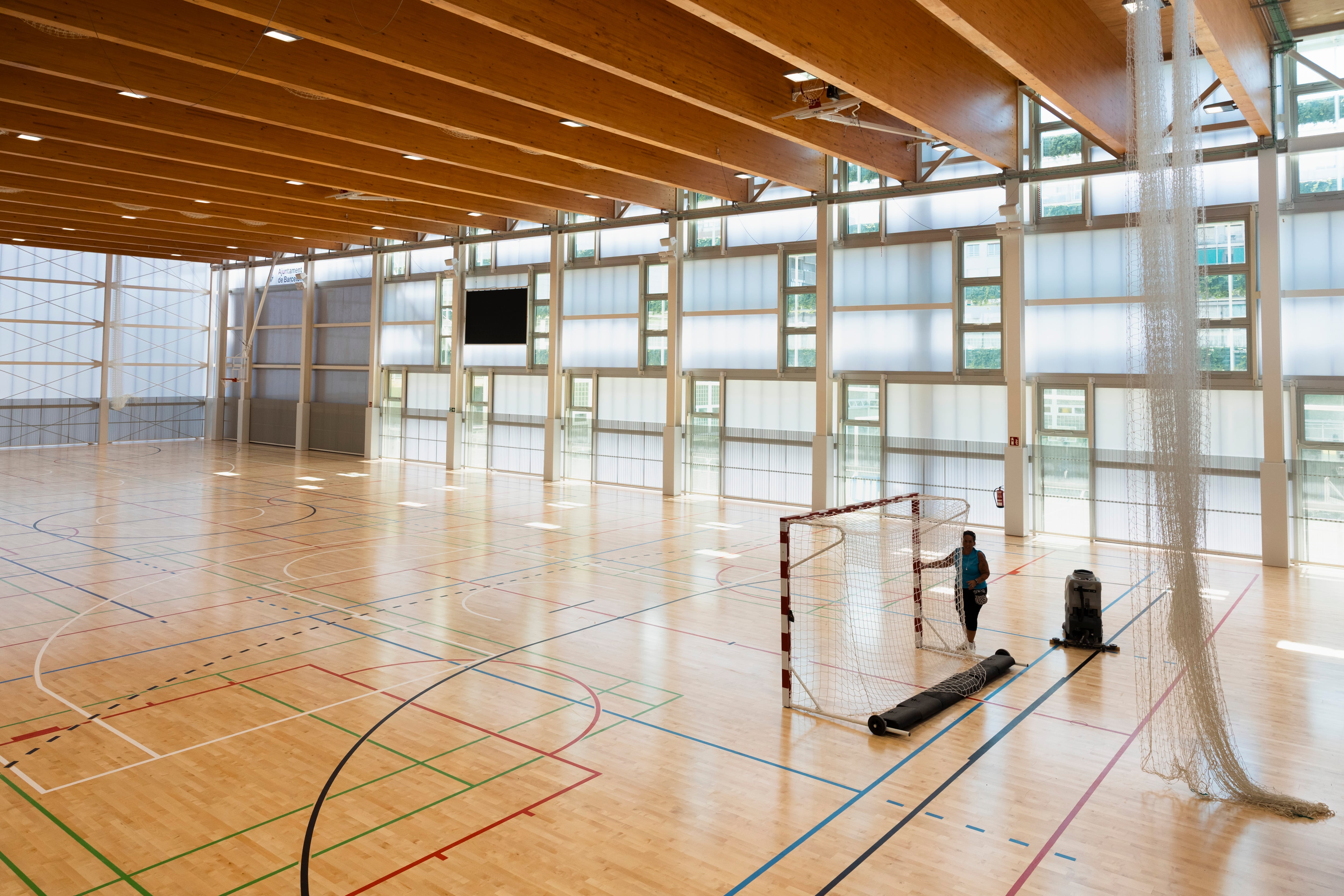 Pista superior del nuevo pabellón polideportivo en la Calle Numancia.