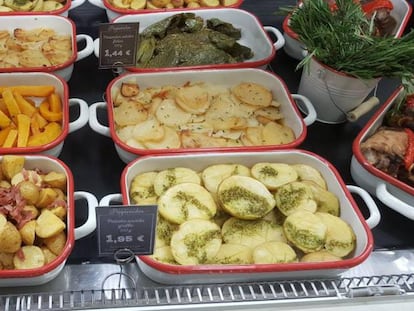 Platos de comida preparados en un centro de El Corte Inglés.