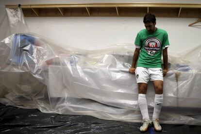 Raúl González, en el vestuario de su equipo tras su último partido como jugador de fútbol profesional.