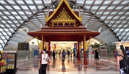 Aeropuerto de Suvarnabhumi,  tambi&eacute;n conocido como el Aeropuerto Internacional de Bangkok.  