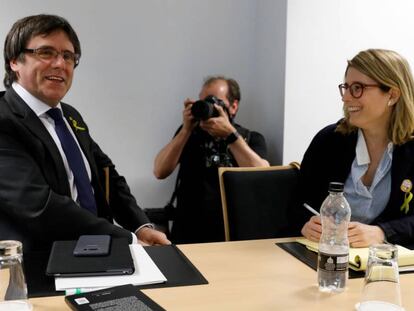 Carles Puigdemont i Elsa Artadi, a la reunió d'aquest dissabte a Berlín. 