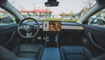 Tesla Autopilot