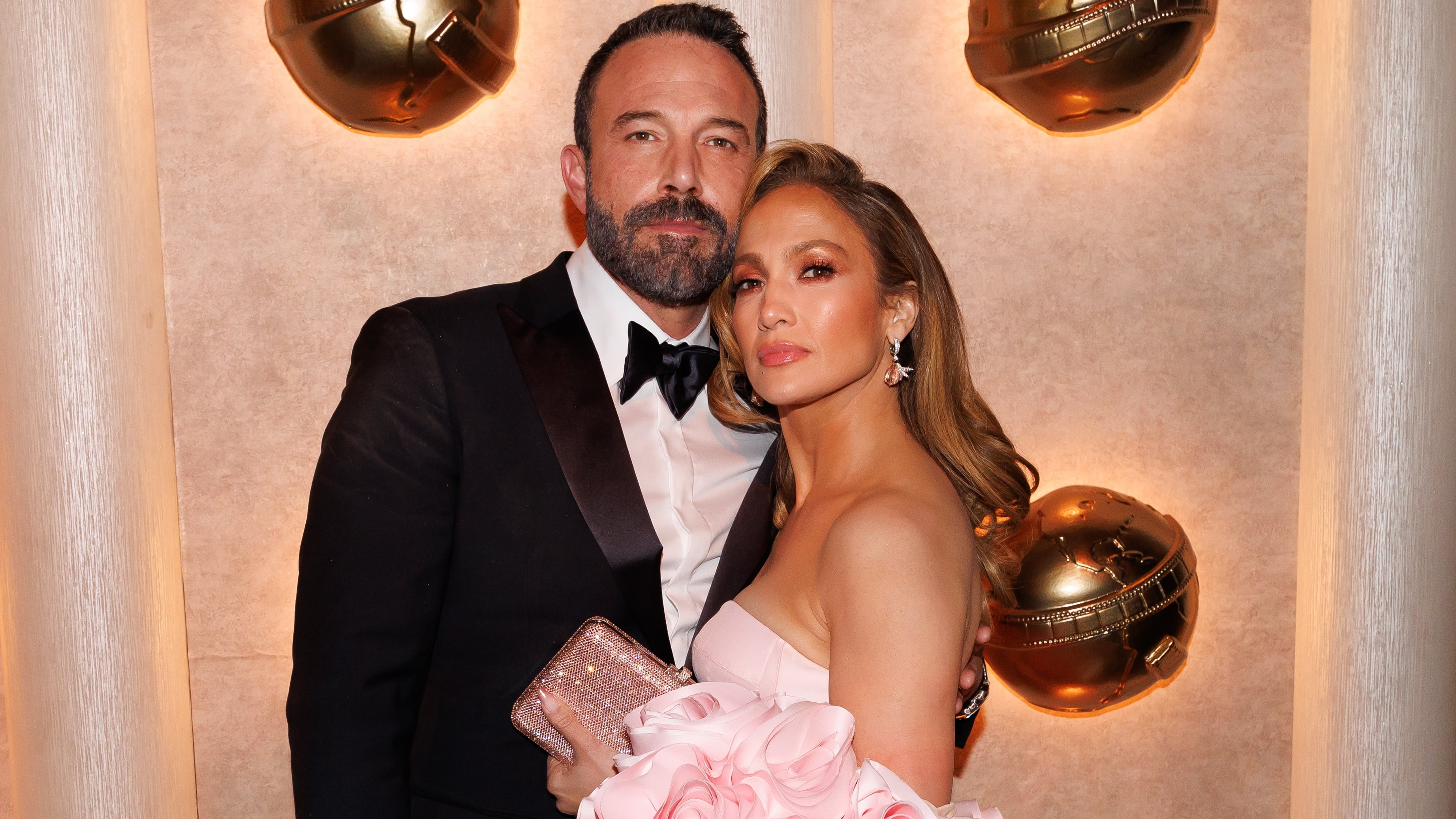 Jennifer Lopez y Ben Affleck llegan a un acuerdo de divorcio 2 Ben Affleck y Jennifer Lopez en la gala de los Globo de Oro celebrada el 7 de enero de 2024, en Beverly Hills, California.