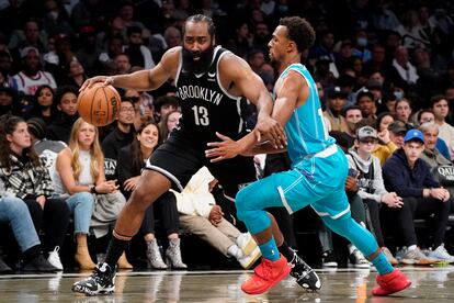 James Harden faltas