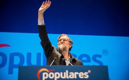 El expresidente del Gobierno, Mariano Rajoy, durante un mitin en Pontevedra, este viernes.