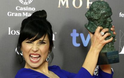 Marian Alvárez, con su Goya a la mejor actriz protagonista.