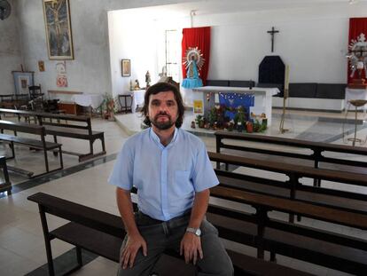 El padre Pepe Di Paola en la parroquia de villa La C&aacute;rcova.