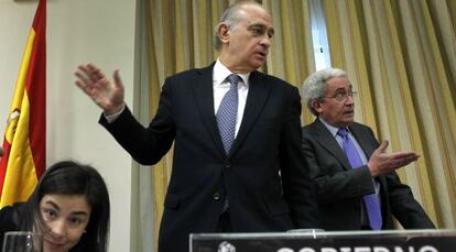 El ministro de Interior, Jorge Fern&aacute;ndez, durante la comparecencia en el Congreso. 