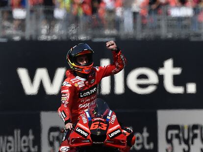 Pecco Bagnaia celebra la victoria en San Marino.