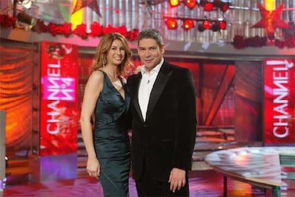 Ana García-Siñeriz y Boris Izaguirre, presentadores de <i>Momento Nochebuena.</i>