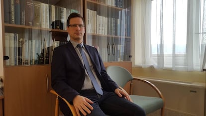 Gergely Gulyas, líder de Fidesz en el Parlamento, en su despacho de Budapest.