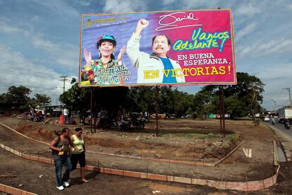 Un cartel del matrimonio Ortega en Managua.