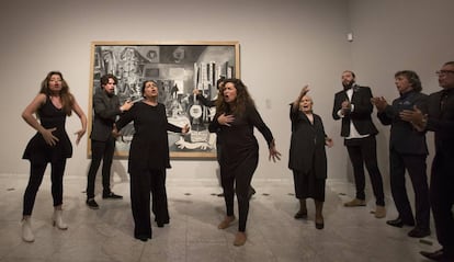 La família d'Enrique Morente en la 'performance' de 'Les Meninas' de Picasso.