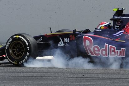 Daniil Kvyat en el Circuit de Catalunya.