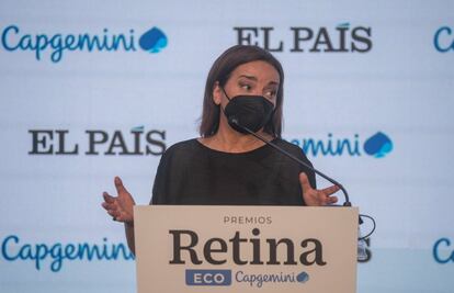 La directora de EL PAÍS, Pepa Bueno, durante su discurso de bienvenida.