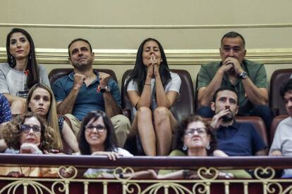 Representantes de RTVE, durante el pleno del Congreso.