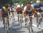 Luis Herrera Lucho herrera, Bernard Hinault y Lauren Fignon durante el Tour de Francia de 1984 en la subida al Alpe d'Huez. El ciclista Colombia fue finalmente quien se llevó la gloria y puso su nombre en la historia del puerto de las 21 curvas.