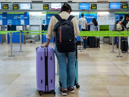 Pasajeros en el aeropuerto Madrid-Barajas. el pasado 30 de junio.