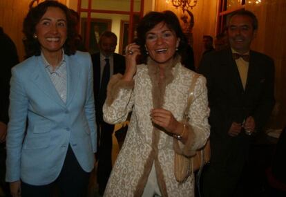 Rosa Aguilar y Carmen Calvo, en una imagen de archivo.