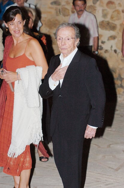  Manuel Pertegaz en 2005, durante los premios de la Camara de Comercio celebrados durante el Festiva de Peralada (Gerona).

	 