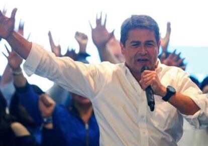 El presidente Juan Orlando Herndández se declaró ganador en Honduras