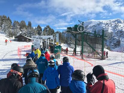 Esquiadores en la estación de la Masella, a finales de noviembre