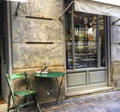 Exterior del café Motteau, en Madrid.