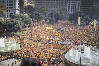 La plaça de Catalunya, plena durant l'acte.