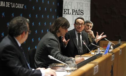 Presentacion de la colección de Historia de National Geographic y EL PAÍS en el CaixaForum. De izquierda a derecha Manuel Lucena, Jacinto Antón, Felipe Fernández-Armestro y José Enrique Ruiz-Domènec.