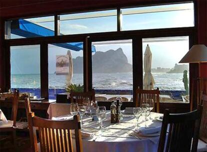 Comedor del restaurante Timón, en la carretera entre Calpe y Moraira.