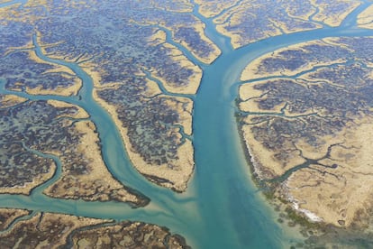 Vista aérea de la reserva natural de las Marismas del Odiel (Huelva).