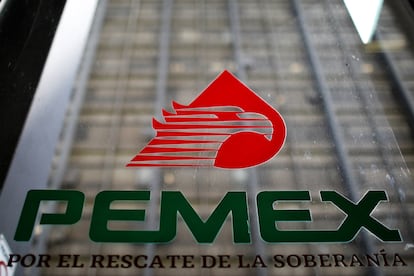 Señalización de Petróleos Mexicanos (Pemex) se muestra en la sede de la compañía en la Ciudad de México, México, 26 de julio de 2023.