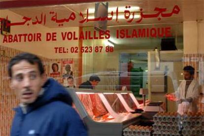 Una pollería musulmana en el barrio bruselense de Anderlecht.
