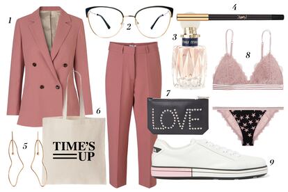 Si vas a ir a una exposición...
1. Samsøe & Samsøe Traje de chaqueta y pantalón 2. Etnia Barcelona Gafas de lectura 3. Miu Miu Perfume 'L'Eau Rosée' 4. Yves Saint Laurent Beauty Lápiz de ojos negro 5. Mango Maxipendientes dorados 6. Time's Up Bolso de tela a la venta en la web de la organización (los beneficios se donan a la causa al 100%) 7. Uterqüe Monedero con mensaje 8. Love Stories Conjunto de ropa interior 9. Prada Zapatillas con logo en el talón.