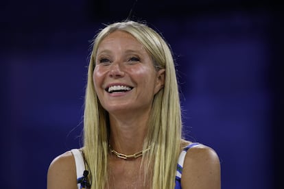 La actriz y gurú de estilo de vida Gwyneth Paltrow relató en una entrevista con 'Harper’s Bazaar' que del único tratamiento estético del que se arrepentía era del bótox: “Ya he probado un montón de cosas, me da un poco de miedo pasar por el bisturí, pero, ya sabes, pregúntamelo de nuevo cuando cumpla 50 años”, confesó en aquel momento la oscarizada intérprete, que acaba de cumplir los 40, a día de hoy tiene 49. “Intentaré lo que sea. Lo único que no volveré a usar es bótox, porque parecía una loca, ¡parecía Joan Rivers”.