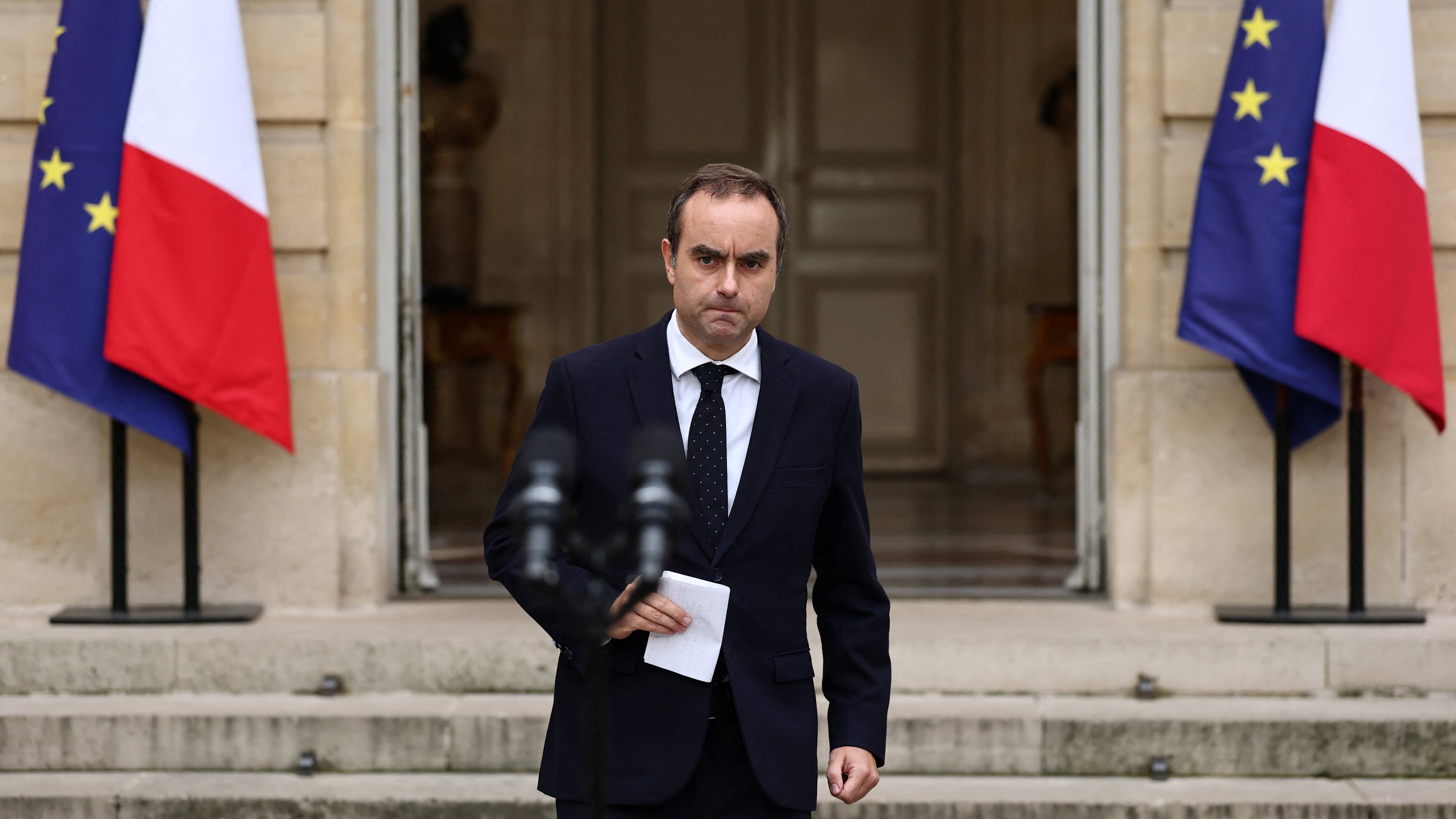 Dimite el primer ministro de Francia, Sébastien Lecornu, un día después de anunciar su Gobierno