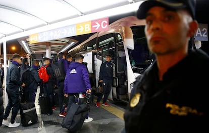 Llegada de los jugadores de River Plate al aeropuerto de Madrid.