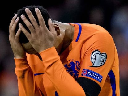 Kenny Tete, se lamenta durante el &uacute;ltimo partido de Holanda.