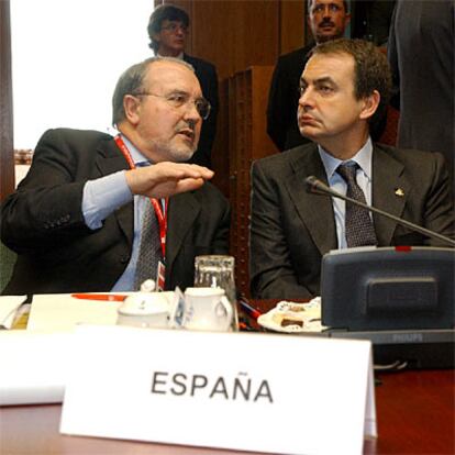 Pedro Solbes, con José Luis Rodríguez Zapatero en Bruselas.