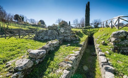 Ruinas etruscas en el yacimiento arqueológico de Vetulonia, en la Toscana.