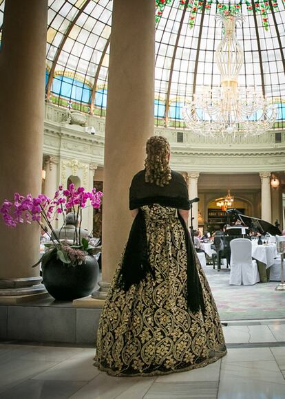 Desde 2015, de la parte gastronómica de todo el hotel se ocupa el cocinero José Luque, con experiencia en Paradores, el hotel Auditorium, el NH Paseo del Prado o el Intercontinental Madrid (IHG), donde trabajó durante más de una década.
