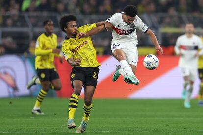 Los goleadores en Dortmund, Karim Adeyemi (izquierda) y Warren Zaire-Emery, durante el partido.